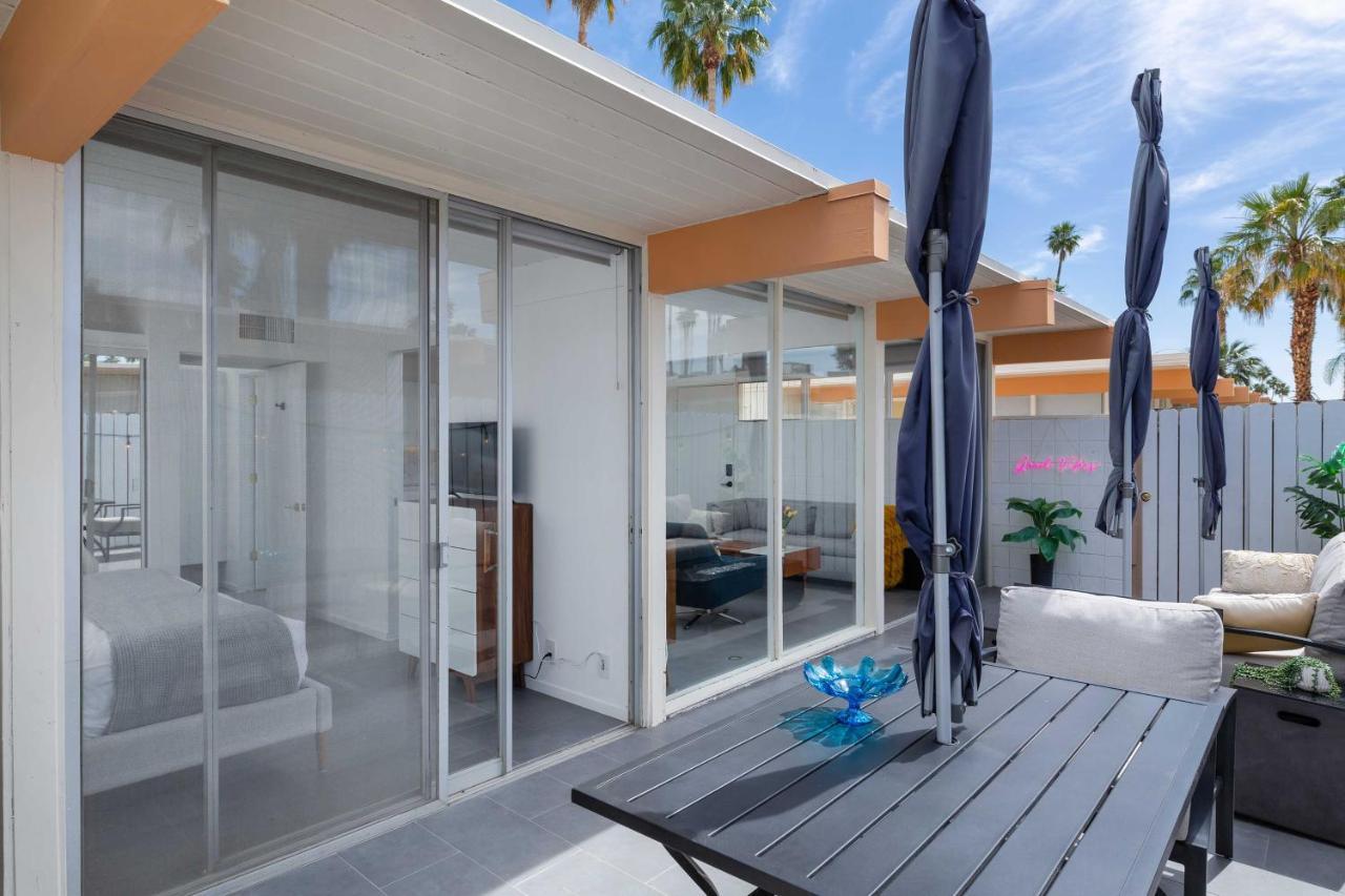 Mid-Century Palm Springs Bungalow With Patio! Экстерьер фото