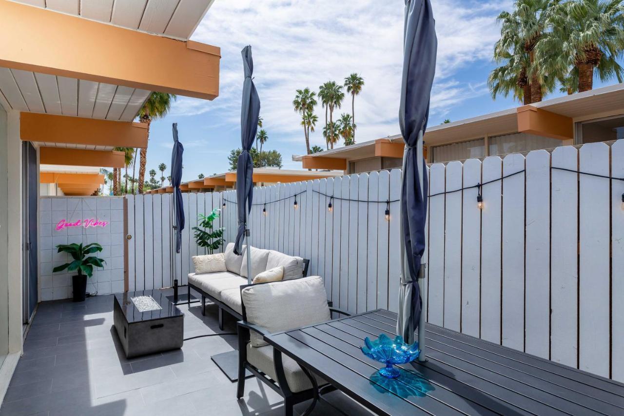 Mid-Century Palm Springs Bungalow With Patio! Экстерьер фото