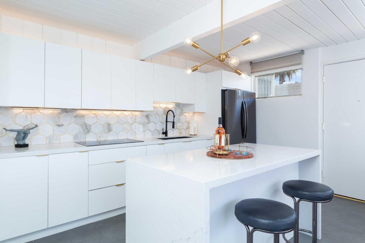 Mid-Century Palm Springs Bungalow With Patio! Экстерьер фото